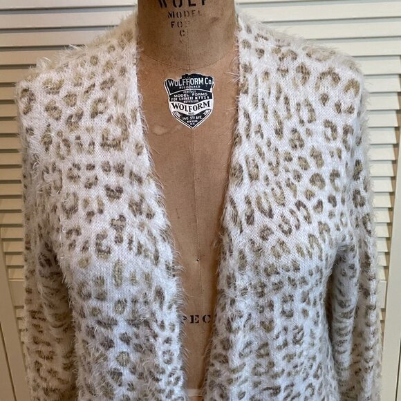 CYNTHIA ROWLEY Women's Animal Print Cardigan/Sweater Size L NWOT - Picture 2 of 7